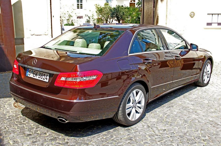  Mercedes-Benz E350 2012 года  (фото 15 из 37)